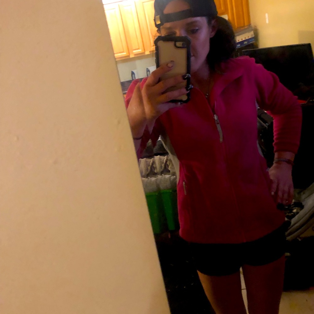 Kids medium north face Never worn 2 short 4 arms
